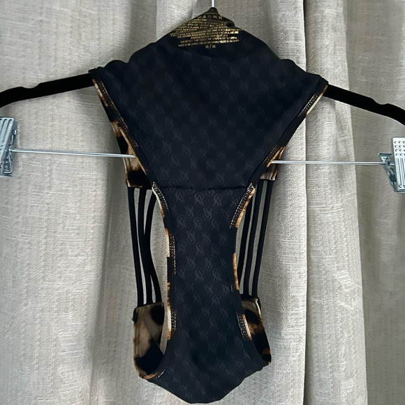 Victoria's Secret leopard print bikini bottom - Picture 3 of 5